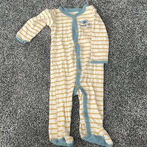 Carters footed onesie, 6-9 months, like new - bundle only